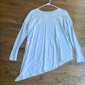 Lululemon split hem long sleeve tee. Size 6.